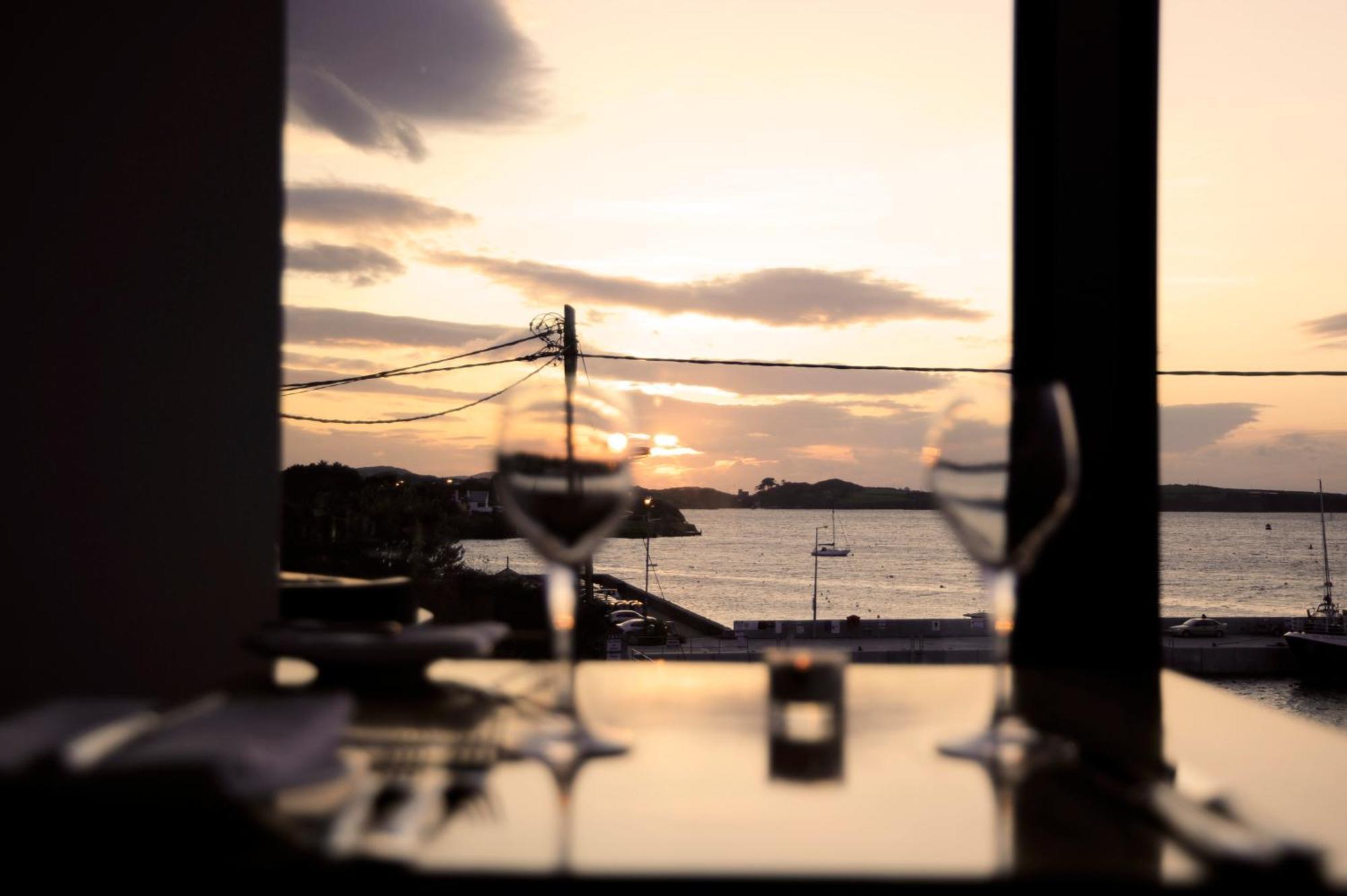 The Waterfront Hotel Baltimore Bagian luar foto